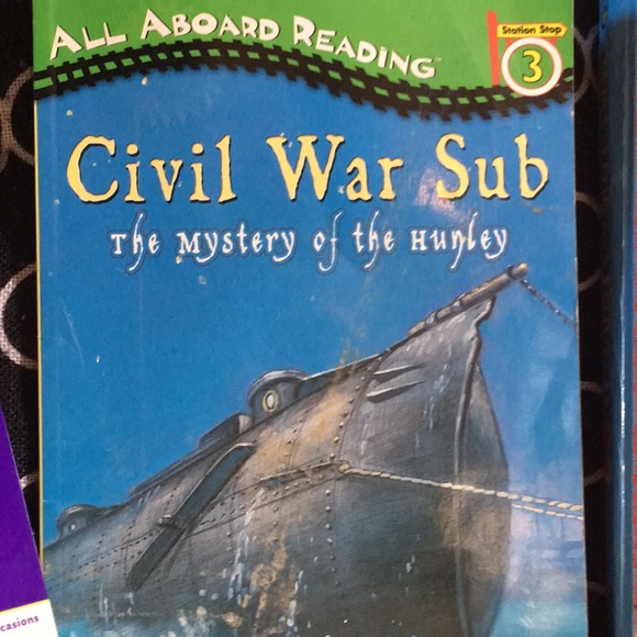 Books - Picture 3 of 5